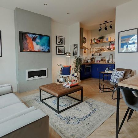 Spacious, Mid-Century 1 Bedroom Apartment Quedgeley Exterior photo