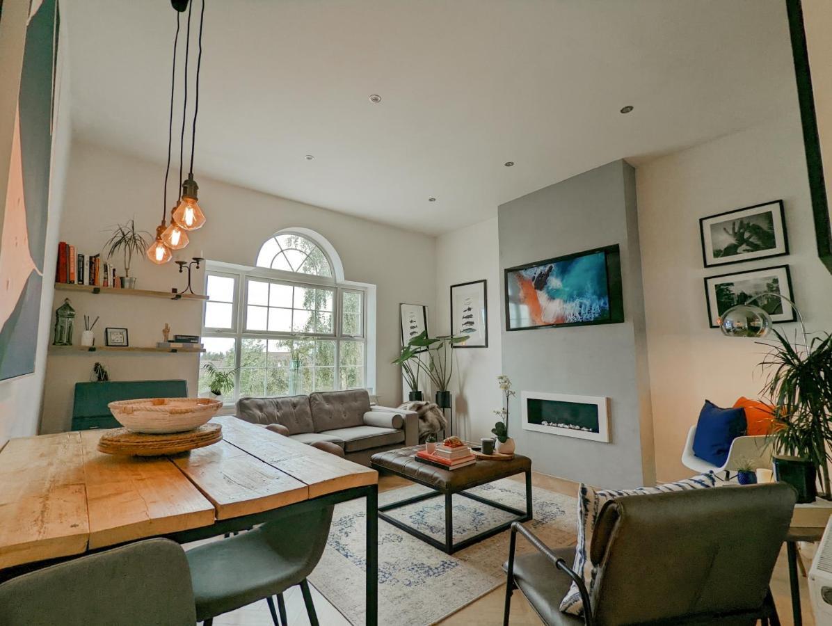 Spacious, Mid-Century 1 Bedroom Apartment Quedgeley Exterior photo